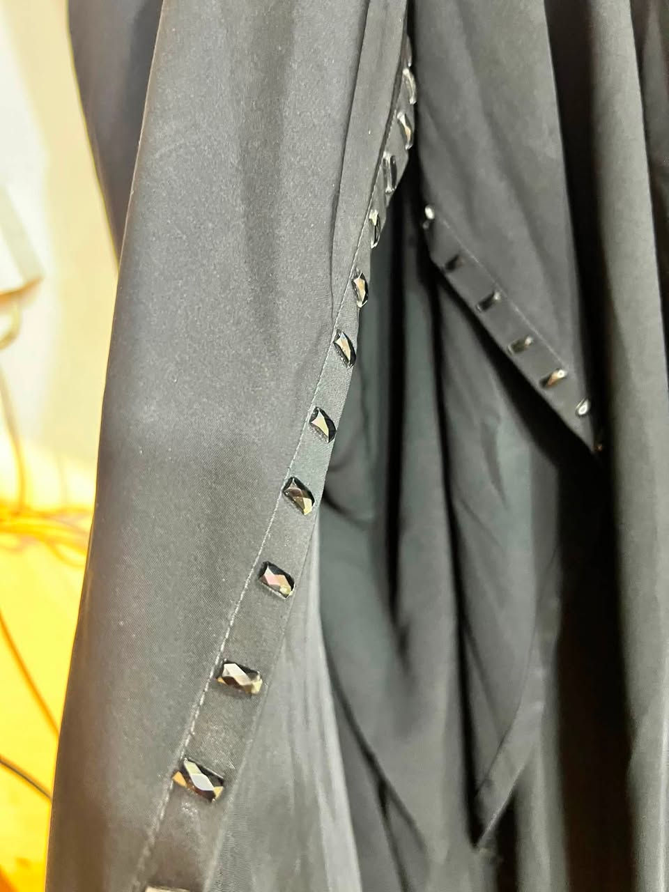 سلام عليكم عباء مغربيه خياطه جديده القماش جرجيت
السعر ٥٠ مع التوصيل


**إذا كنت صاحب هذا الإعلان وتريد حذفه لأي سبب، رجاءا أرسل رسالة إلى الدعم الفني**
