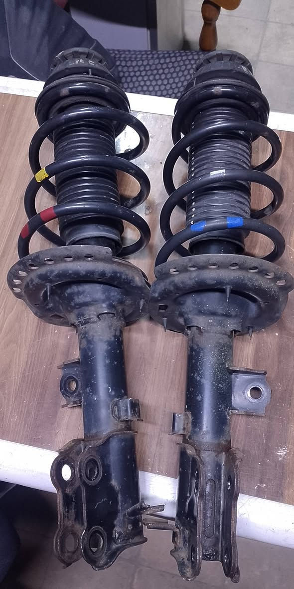 عرض حداده الصدر ريو مضلع و اكسنت ضلع 
زوج طبلات ٧٠ الف
زوج دبلات كامله مع اللوي ١٠٠ 
زوج شمعات ٢٥ 
مشط فتح كصه ١٠٠ الف
فرممه ٥٠ الف
بغداد الامين شارع المعلمين محل القسواء 
توصيل القطع بغداد والمحافظات 
***********
