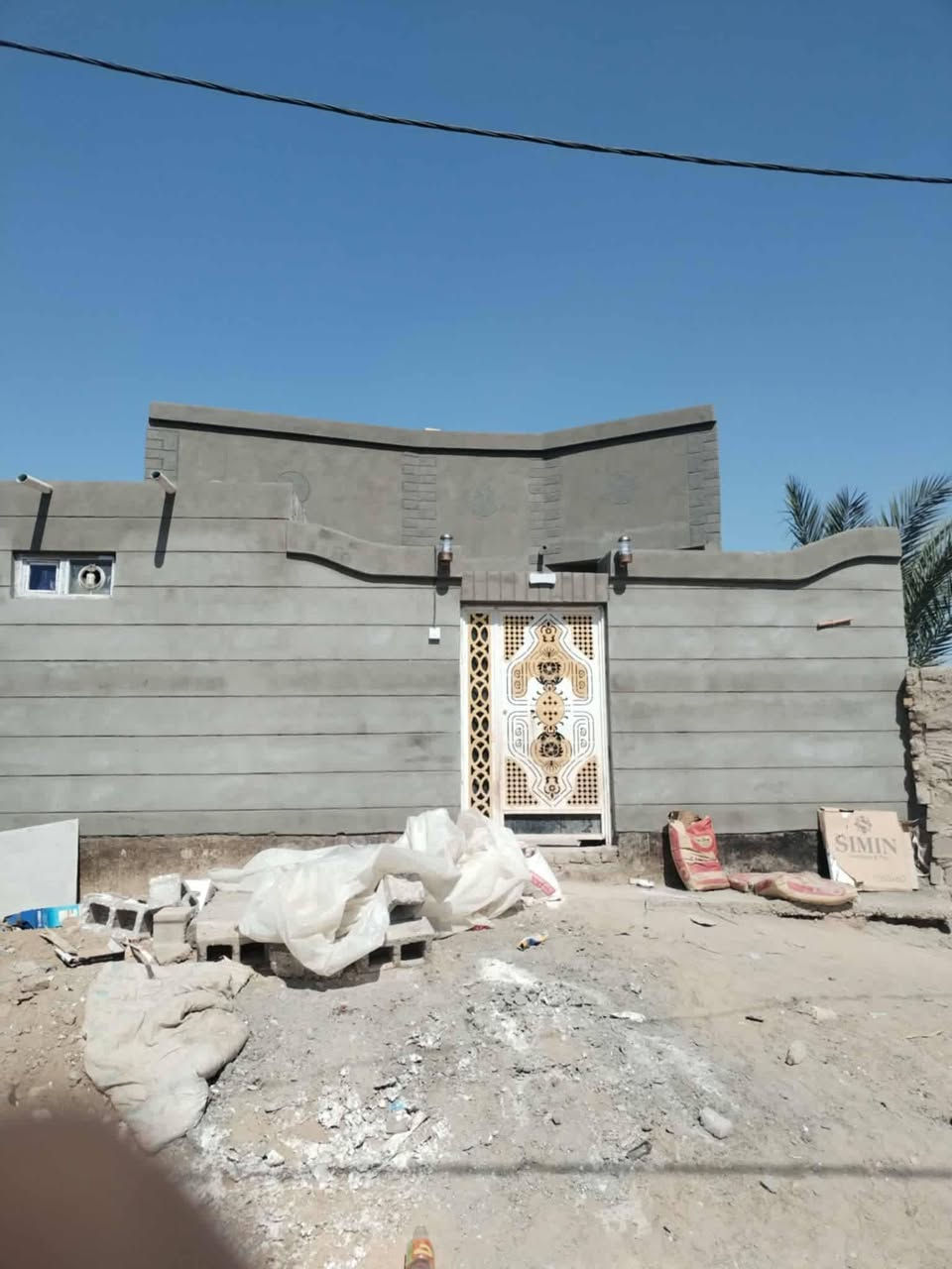 بيت في قضاء لحمزه شرقي مطلوب على بادره 50
للبت طابو صرف 
يحتوي على 3 اغرف ثنين جوه أو وحده فوك 
صحيات داخلي او خارجي 
وصاله ومطبخ واستقبال 
الاستفسار ***********
