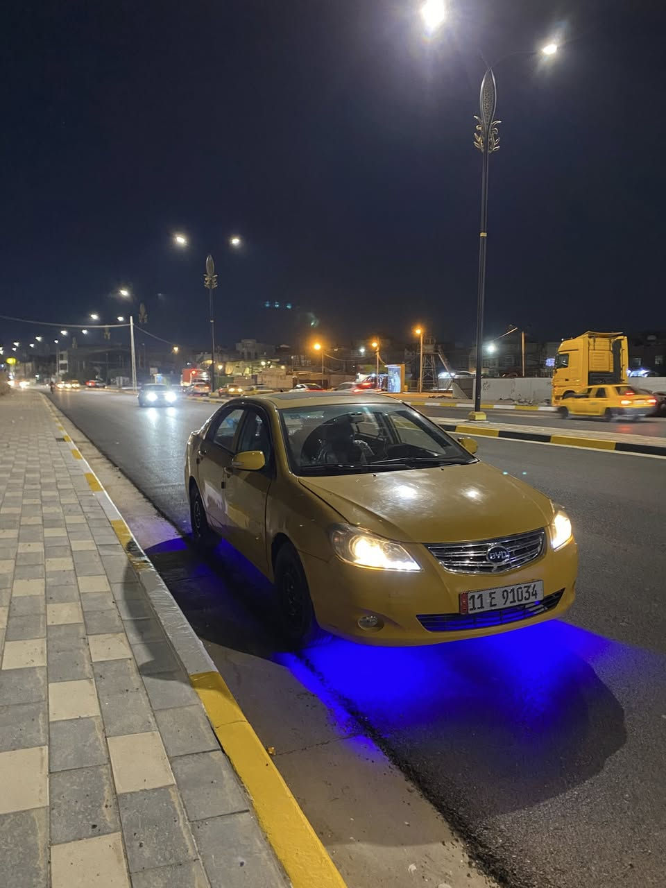 بي واي دي جي ثري 2013 بصمة. اوتو
رقم انكليزي مصفرة هيئه وغرامه بأسمي تحويل ثاني يوم 
اشاير مري ، اشارة ترحيب السياره نضيفة نضافة على ايدي تخبل و خير من الله 
مابيها نقص برغي كير مكينه كفاله ، كهربائيات كامله ، تدفئه تبريد ، تخم تاير جديد اليوم شديتهن 
معروضه 53 وبيها مجال 

 شراي اتفضل ***********
