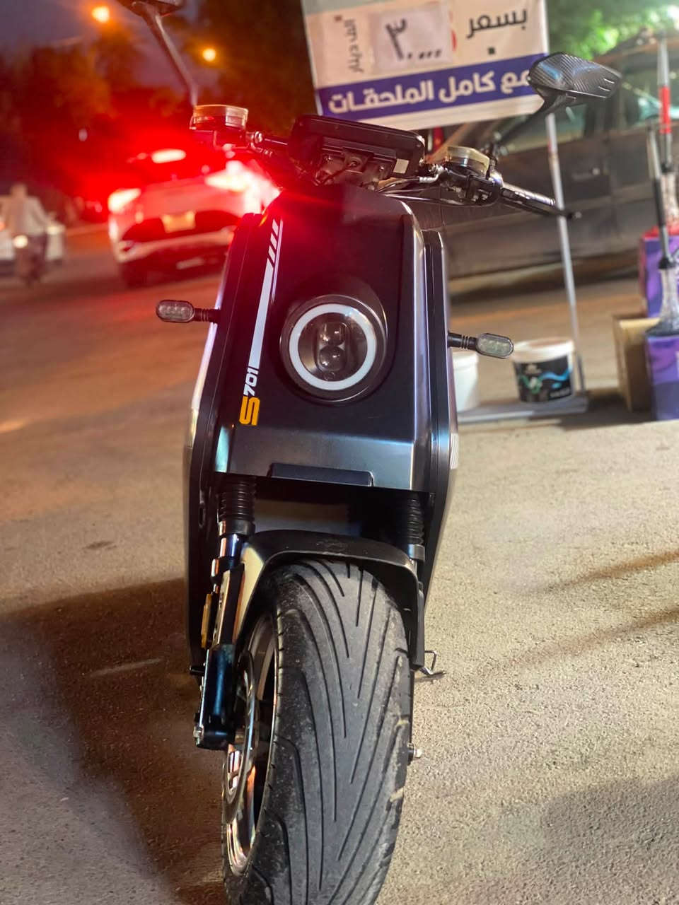 Sport 701 Pro دراجة
موجهة للسوق الاوروبي
تجي بمحرك 3000W من شركة QS motor 
السرعة 80 كيلو متر ( سرعة فعلية) 

البطارية ليثيوم ايون من شركة smarda العالمية
٦٠ فولت / ٤٥ امبير 
تقطع مسافة من 100 الى 60 كيلو حسب استخدامك للسرعات

دراجة قوية وشكلها مميز وكل ادواتها متوفرة يم (معرض صقر الخليج) 
بيها ثبات وتوازن خرافي وهيكلها فولاذي جدا جدا قوي

السعر 1,900,000  مليون و٩٠٠الف


**إذا كنت صاحب هذا الإعلان وتريد حذفه لأي سبب، رجاءا أرسل رسالة إلى الدعم الفني**