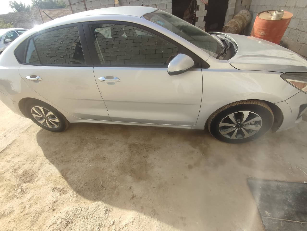 كيا ريو ٢٣ معوقين بصره فول مواصفات عدى الفتحه 
تحكم جهتين 
رادار توقف ذاتي 
قياده ذاتيه 
٣ بصمات باب وتشغيل 
مكينه ١٦٠٠ دوش دبل نوزل كير at المرغوب كفاله كير ومكينه 
سياره ضرر تبديل باب السائق وتصليح جاملغ وطرف البنيد الأيسر شرط البنيد مامفتوح كفاله عامه لغود وشواصي 
استفسار   ***********
سعر ١٢٨
