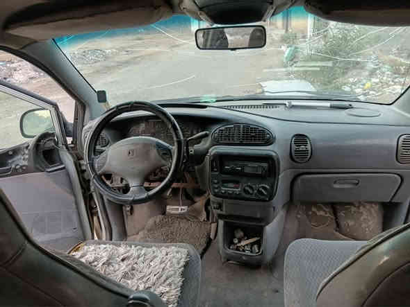 دوج كرفان
موديل 1998
السعر 40 اوبي مجال 
رقم ***********
