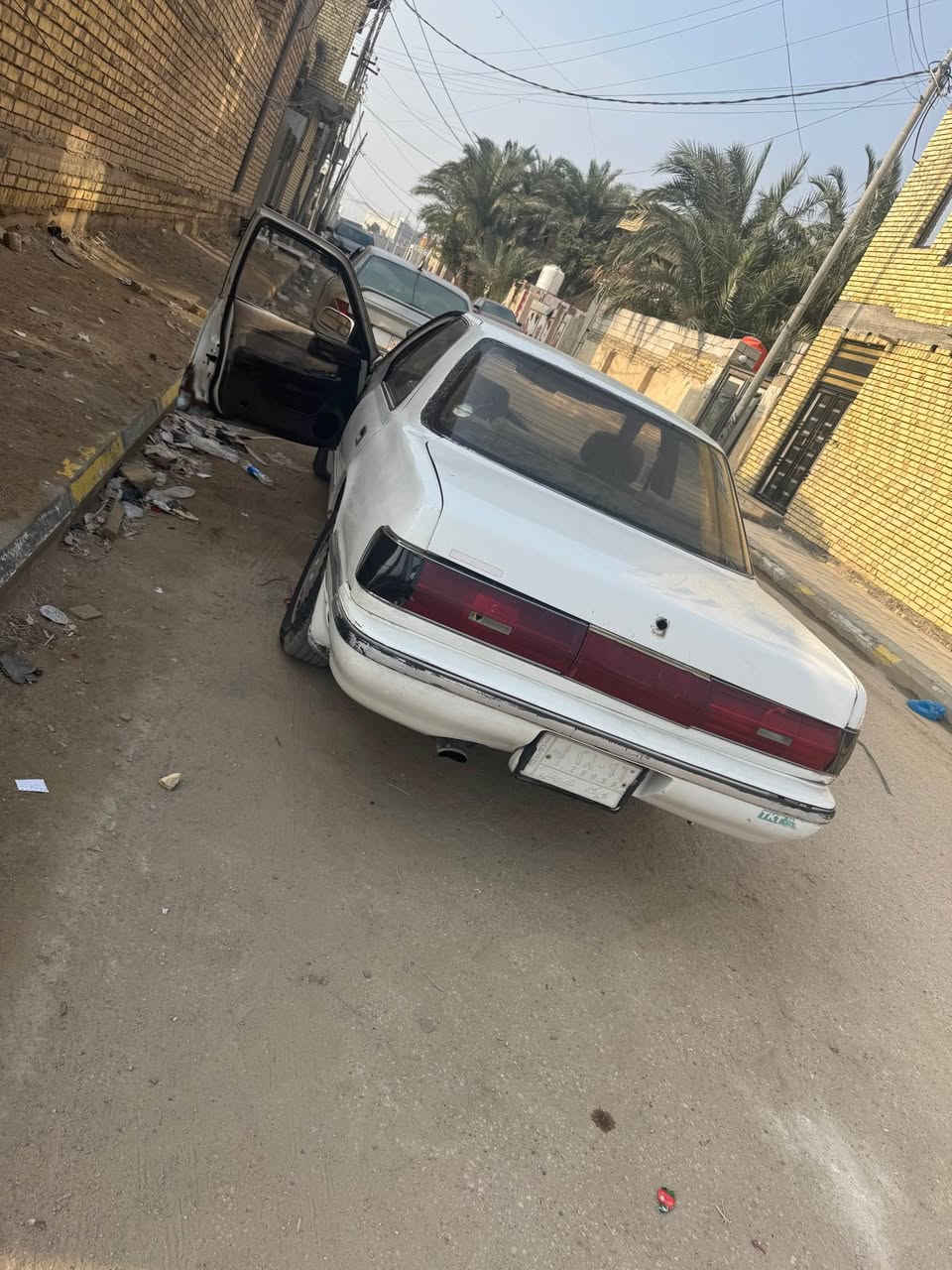 السلام عليكم سياره مال خبزه تفيد البياع شراي وتفيد الجناي كرستا مسطره رقم كربلا وكاله عامه بسمي. داخله هزه وفحص كامله بس ع البصمه. كير جديد توني شاده مال حاويه محرك جديد ٢ ونص. حداديه جديه تخم تاير كهربائيات كله شغاله جام يصعد وينزل  سياره حلوه خواته فوك ٤٠ بس مكلف بالنشرالسعر 28 مكاني ناصريه. *********** ناصرية, ذي قار
