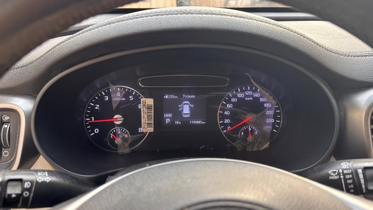 سلام عليكم 

 للبيع كيا سورنتو 2018 كفاله عامه 
مكان الديوانيه 
سياره ماشيه 179 الف 
كفاله من ضربه وكير ومكينه 
***********
