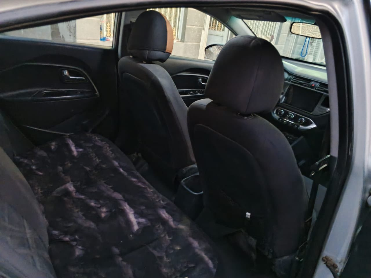 ريو موديل ١٤ امريكي 
حادثها جاملغ وبنيد 
السياره ماشيه ١٤٠ 
مكان السياره بابل 
السعر ٨٥ وبيها مجال بسيط 
رقمي ***********
السنويه ساقطه قبل ايام ب اسمي
