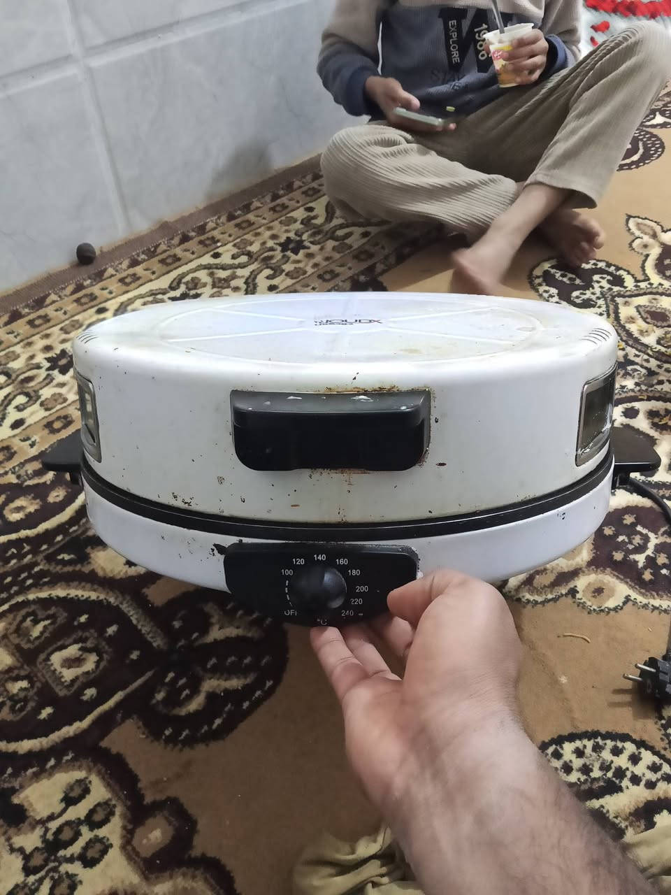 سلام عليكم تنور كهرباء ساعمال قليل سعر 50 شرط شغل ***********
