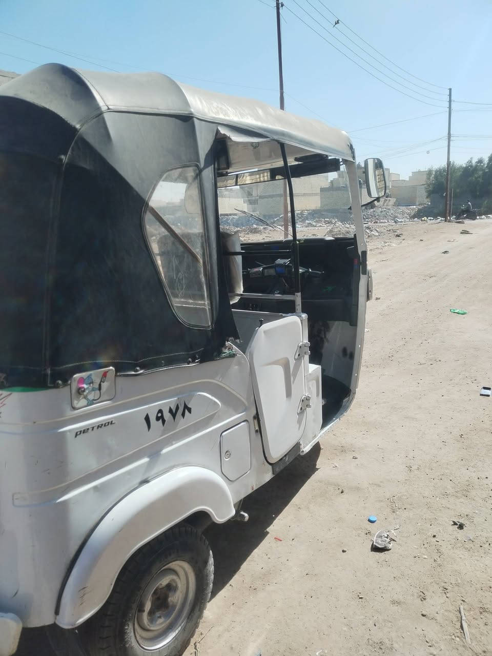 سلام عليكم تكتك واحد وعشرين رقم وسنويه رقم انكليزي موجودات لواحات تكتك تخم تاير جديد تكتك مفتوحه بوشه وبستم مكينه خير من الله السعر 8 وبيها مجال ***********
