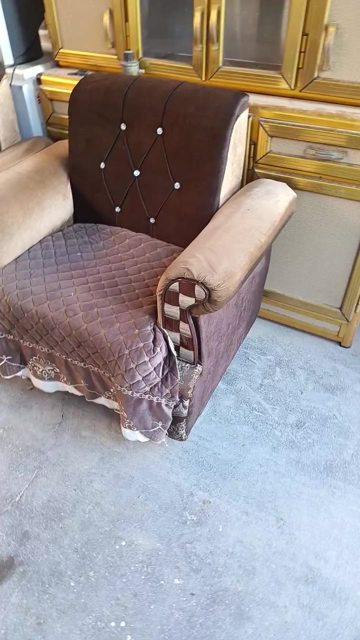 السلام عليكم ميز.وثمن.كراسي.وتخم.عشر.مقاعد.المكان.بغداد.نهيت.حيوى.***********
