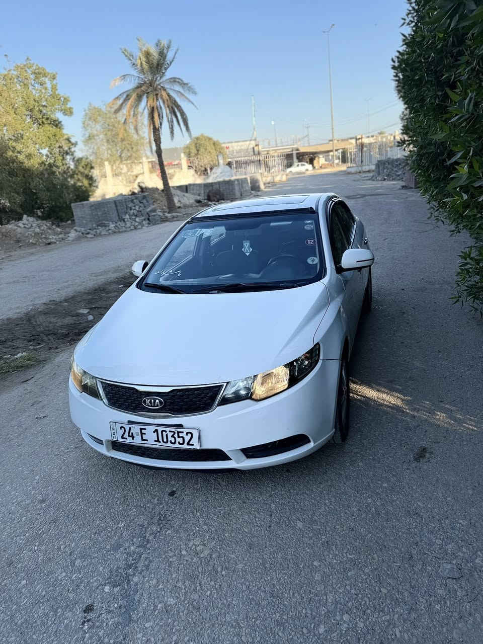 سيراتو مديل ١٣ خليجي فول عدا البصمه تحكمات ستيرن شفتات كير أساير مري فتحه بلقماره  باقي الموصفات معروفه فول عده البصمه حادثه قطعتين صبغ محرك ١٦٠٠ سياره كلش نضيفه صدر امامي جديد كله حداديه جديده سنويه جديده هزه جديده رقم دهوك جديد انكليزي مداور ثاني يوم شرط  تخم تاير جديد  شراي خلي يتصل معروضه ب١٠٥  رقم للاتصال *********** مكان السياره الديوانيه
