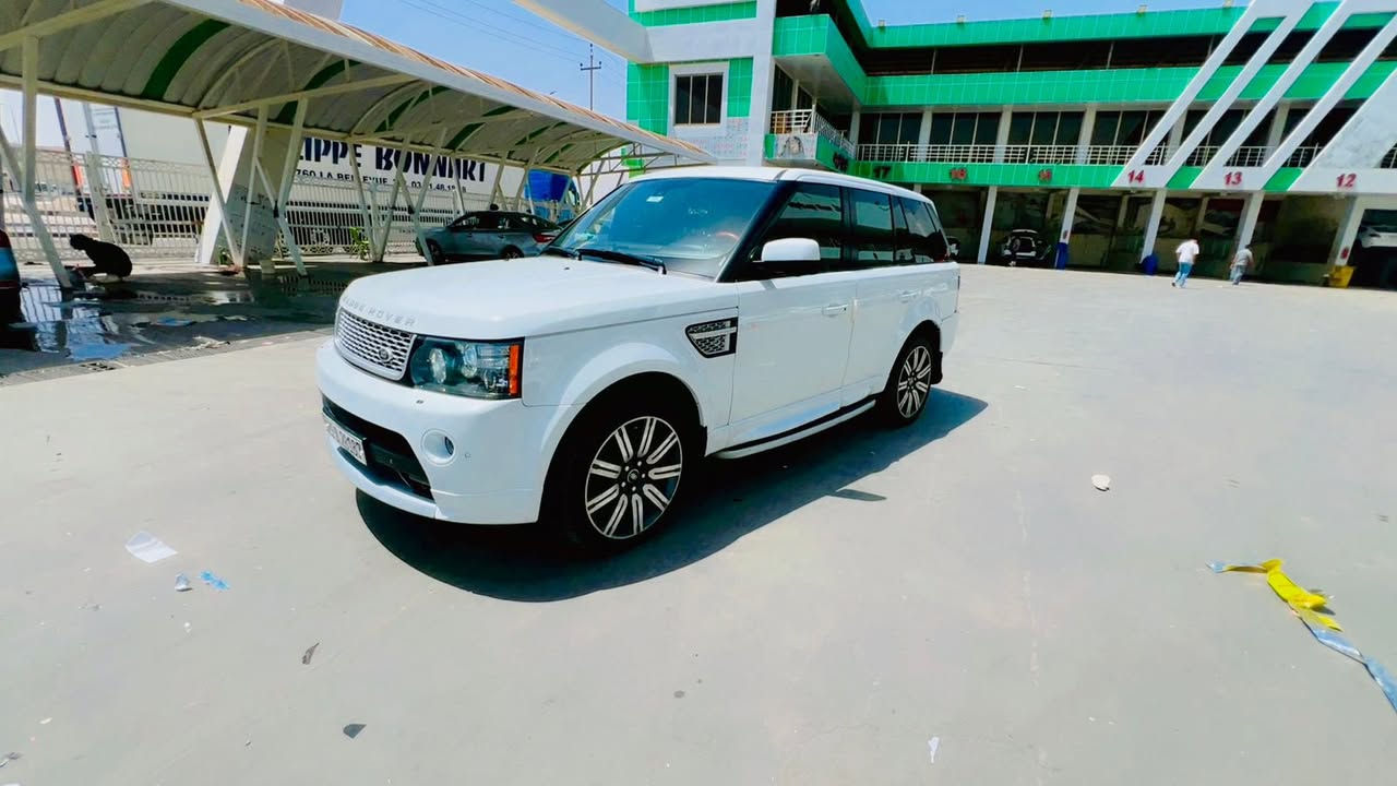 رانج روفر سبورت موديل 2012 خليجي 
السعر ب150 

صبغ قطعة واحدة 
فول مواصفات 
السيارة نظيفة بمعنى الكلمة استخدام شخصي 

العنوان البصرة ‭0770 498 4515‬
