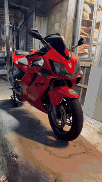 سلام عليكم
افوراي 600 2004 
كفاله عامه من كلشي مكينه وكير وضفيره وعقل وكفر 
دراجه نضيفه وجديده مابيها أي نقص
بيها منضومه مال زنون اصليه
اجنحه كاربون
اشاير بلمري وبلكفر
يدات بريك 
صالنصه يوشمارا وبعد بيها غراض 
بيها ملاحظات كلش كلش بسيطه
مكاني بغداد كاظميه ***********
