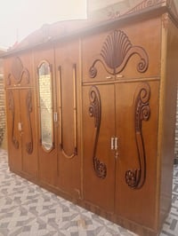 كنتور نجاره ابو 6 ابواب نظيف  سعره 250 شراي يدخل خاص او يتصل  07821249...