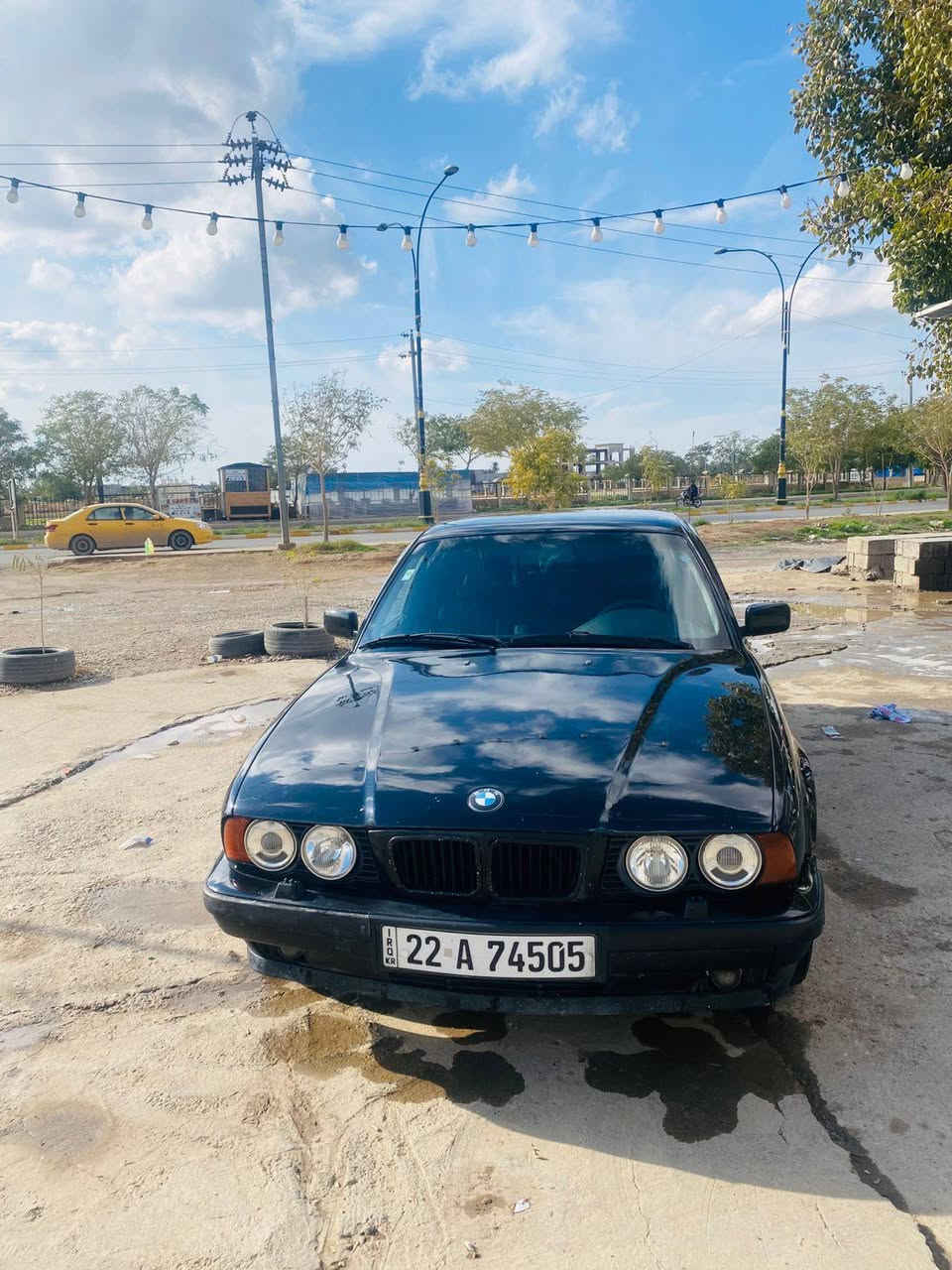 525موديل 93 دبل ايرباك تبريد تدفئه شغال كشنات جلد محرك صقر28 صبغ عام بدون ضربه سنويه 30 سياره بسمي  كهربائيات شغال كامل كير اوتماتيك  سعر75 رقم تلفون***********
