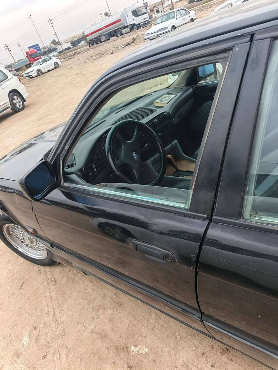 السلام عليكم اخوتي للبيع فقط لا مراوس ولا اقساط بيئم حجم 535 اصل بليته وسنويه كير اوتو رقم بغداد سنويه لل 2027 مشروع وطني مداور مباشرر
السياره فتحه طكتين شغاله جام كهرباء بجم كصيف سستم سماعات ودمام بلصندوك السياره تعمير كامل جديد بديها موس دكه جاكوج ما بيها عدله وحلوه وجاهزه ما ناقصه برغي كير ومحرك جدد بلضمان والشرط شلعه ومعدل ونعومه حداديه من الطول للطول بلكارتون داخلها جلد مشمشي نضيف وحلو كهرباىيات كلها وضع شركه من لايتات وبكلابتات ودشبول كله شغال ادامه لمنضومه الماء وادامه لمنضومه البريك كامله تخم تاير ياباني وباتري جديد السياره جاهزه مجهزه والحمد لله بوجها للشارع ما عايزه شي تراي مفتوح وين ما يعجبك مكاني بابل حي العسكري اخوان معروضه ب48 وبيها مجال للشراي شوفها تفيدك اني بخدمتك ما تفيدك تحصل اغاتها انشالله ارفع المنشور بكلمه طيبه مثل وجهك  ‏‪+9647813105330‬‏لرقم بي واتساب واعتذر ع اطاله
