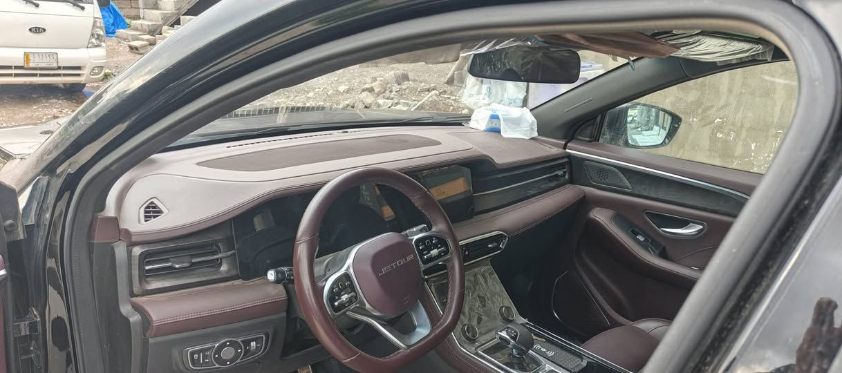 جيتور x90 بلاس 2024 سيارة كلين باسمي ضمان الشركة باقي8سنة ***********
