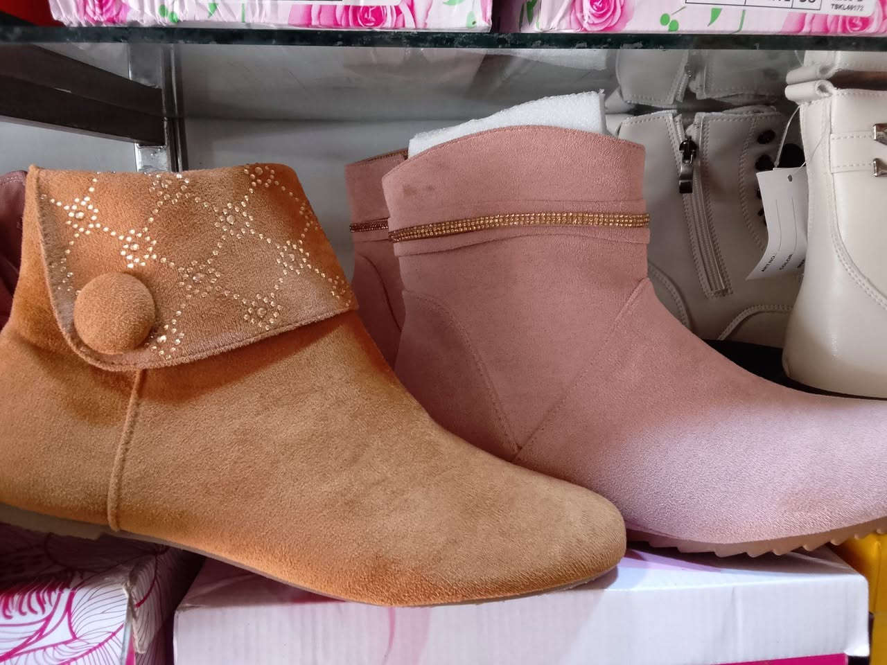 عرض تحطيم الأسعار 🌷🌷يعني ابلأش 
أحذية نسائية 🌹بناتية🌹 ولادية 
بسعر 5 آلاف فقط 🌻🌻ب5 آلاف فقط 
شرط اقل من سعر الجملة 🌿🌿
عرض خاص لفترة محدودة،
جميع الموديلات بالمنشور ب5 الاف 
يوجد خدمة توصيل 🚕 🚕 🚕 
العنوان ناحيه الامام شارع المستوصف 🌿 🌿 
@إشارة


**إذا كنت صاحب هذا الإعلان وتريد حذفه لأي سبب، رجاءا أرسل رسالة إلى الدعم الفني**