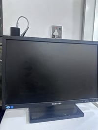 شاشة سامسونج • ١٩ انج • توصيل