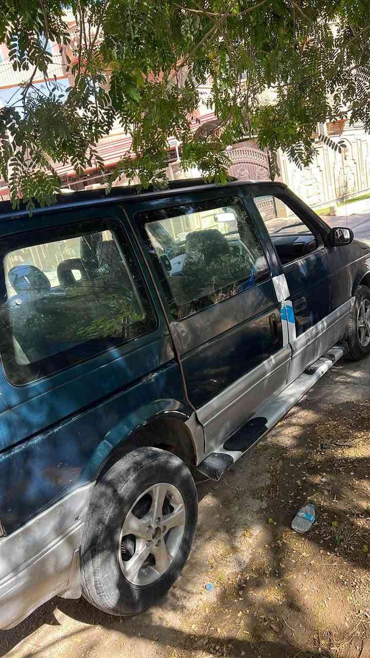 كلايسر موديل ٩٤رقم سليمانية  سيارة نضيفه جاهزه مكينه كامري  كهربائيات شغالة تخم تايرات  ويل كب صدر باتري جديد كله جديد السعر 33 وبيها مجال العنوان صلاح الدين تكريت للأستفسار ***********
