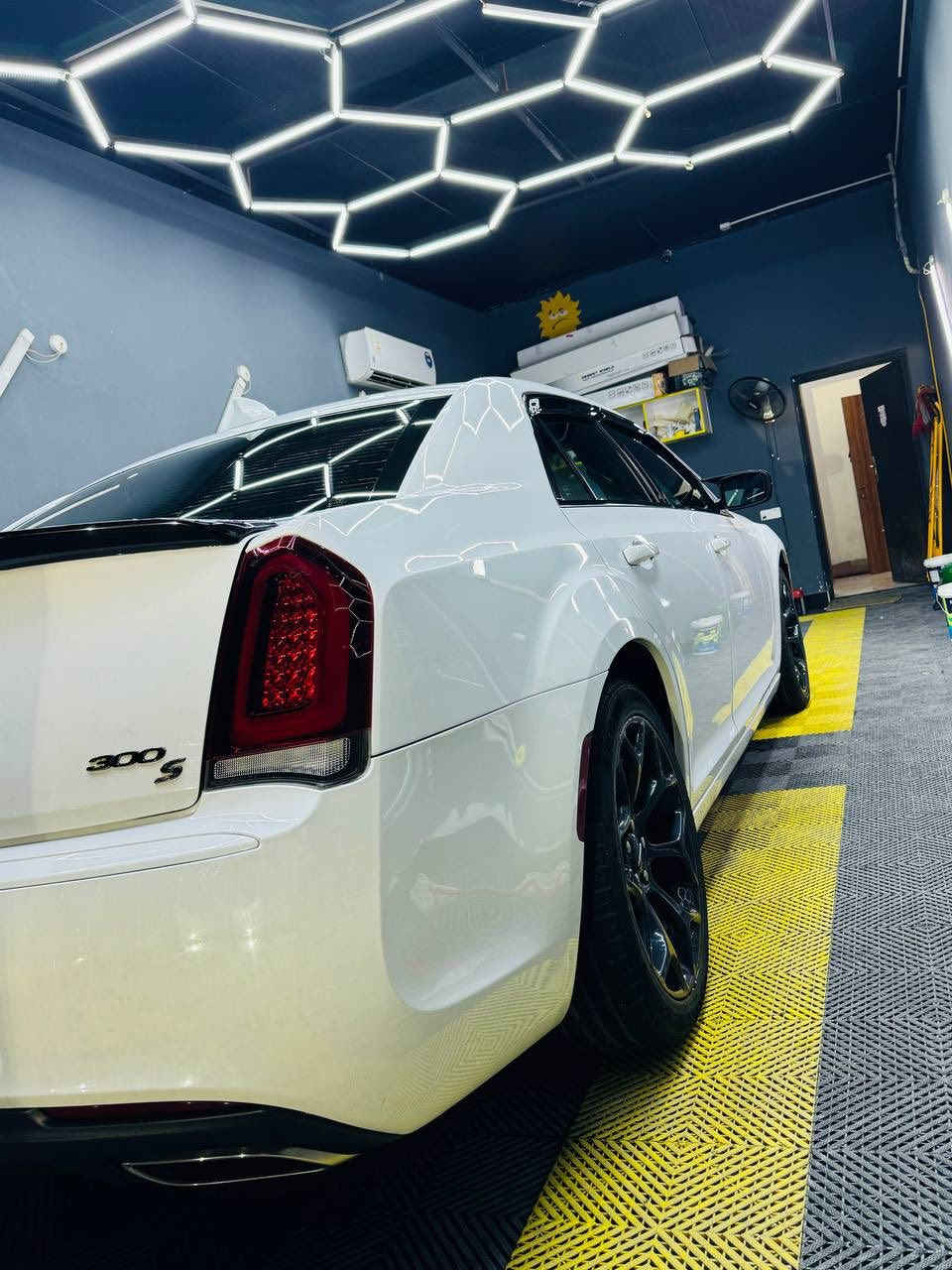 كرايسلر 300 s / السعر 248$

2019 وارد كندي فول مواصفات
رقم دهوك بأسمي تحويل او وكاله ثاني يوم … جاهزه من كل النواحي برغي ما عايزه … كير محرك محداديه تبريد على الشرط … الجاملغ الامامي الايمن تبديل + البنيد + بيها الهلال الخلفي على كد اصبعين اثر شخوط بدون دواخل نهائياً
مكان السياره نجف.
 0780 464 3474
