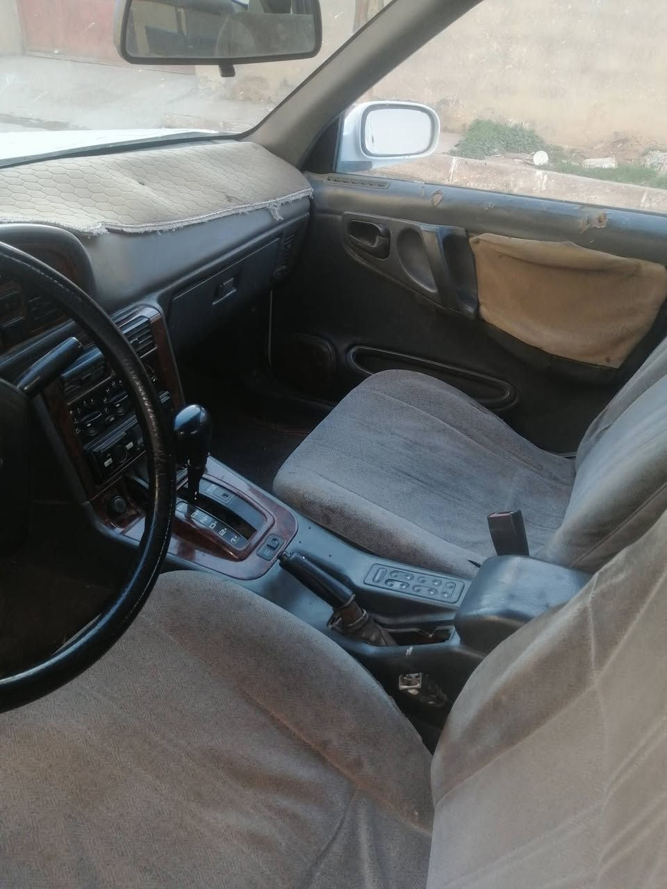 السلام عليكم دايو برنس موديل ١٩٩٥ محرك ١٨٠٠ مفتوح  كير اوتو للبيع فقط بيها كازكيت فقط ب ١٨ و بيها مجال للتواصل *********** مسجله الماتي باسم واحد من الديره سنويه نافذه
