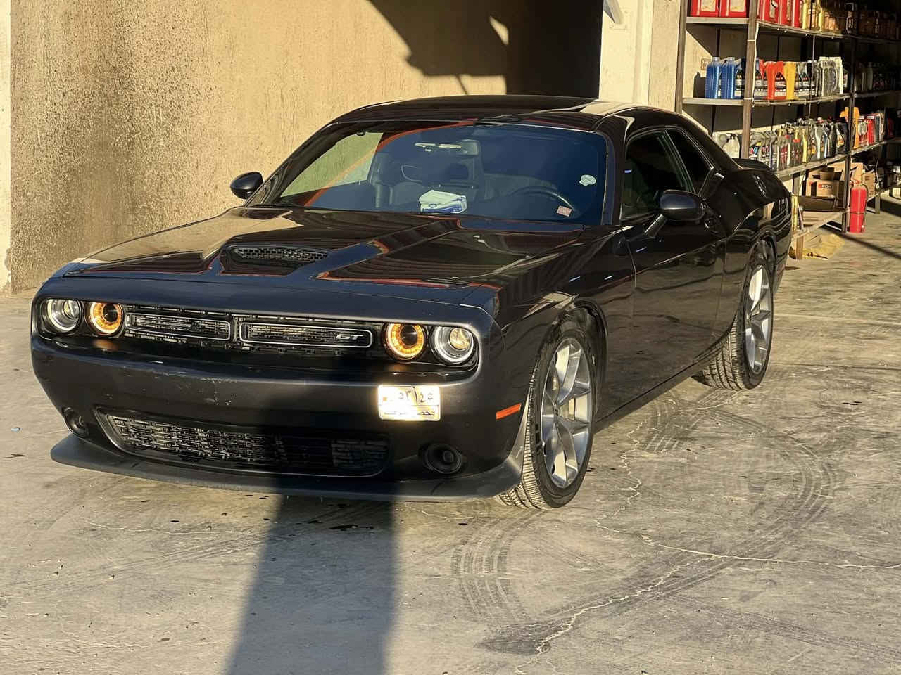 جالنجر 2023GTممرقم حادث جاملغ عكس السايق والصفحه الثانيه كلير فقط  السعر ١٨٥ وبيها مجال الاتصال ع رقم ***********
