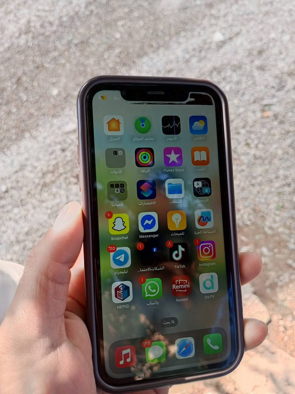 السلام عليكم ايفون اكس ار ذاكره ٦٤ وبي خط بالشاشه مايأثر كلش مناسب الستفسار ***********
