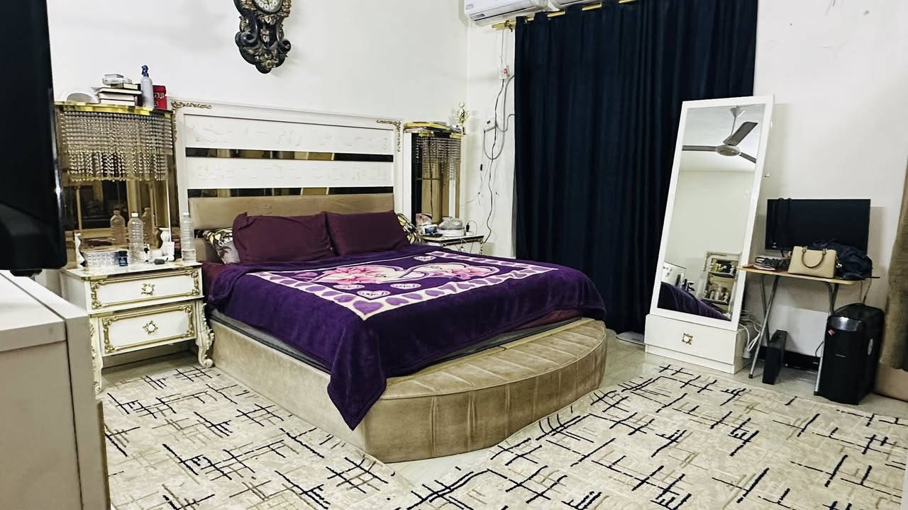 بيت للببع مساحته ١٠٠ متر طابو ملك صرف واجهه ٥ نزال ٢٠ شارع عريض مكانة بغداد الدوره حي اسيا للاستفسار الاتصال على الرقم ***********
