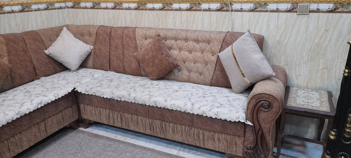 تخـم ديـوان 13 مقعـد للبيـع نظـيف جداً السعـر 350 وبـي مجال بسيط وطبلات زجاجية كبيـرة و3 صغار نـظاف جداً 50 وبيهن مجال بسيط العنوان بعقوبـة التحرير


**إذا كنت صاحب هذا الإعلان وتريد حذفه لأي سبب، رجاءا أرسل رسالة إلى الدعم الفني**