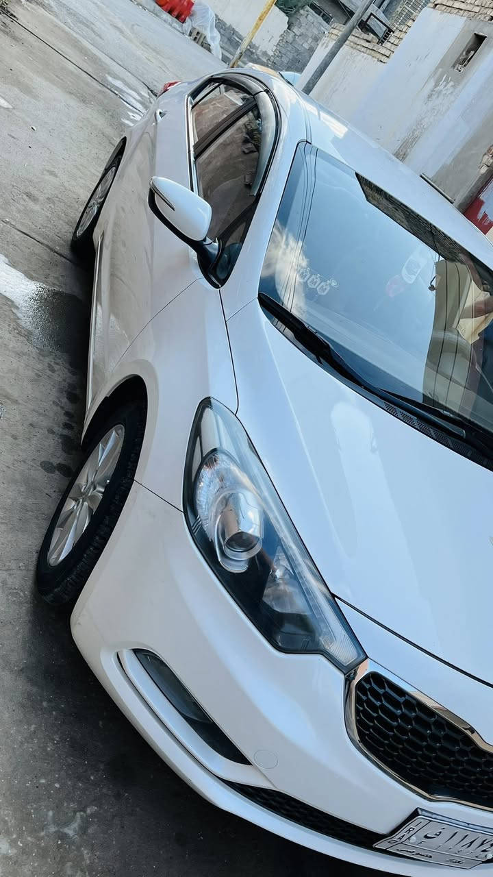 سيراتو 2016 خليجي بدون ضرر سيارة كلش نضيفة وخير من الله متحتاج تصرف عليهة الف دينار سيارة كاملة مكملةتريدهة شغل تريدهة مال بيت ومن الله التوفيق 
السعر 130 وبيهة مجال 
مكلف بالنشر  العنوان ديالى 
رقم صاحب السيارة. ***********
