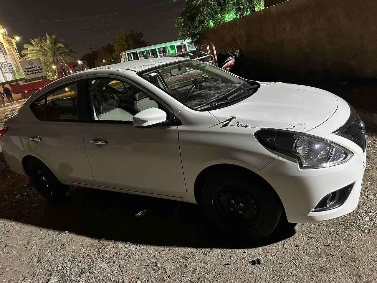 السلام عليكم نيسان سني مصري موديل 25ماشيه 31الف فقط باب الصايق امبدل السعر 118وبيه مجال حك الجيه مكاني بغداد الكراده رقم الهاتف *********** ورقمي الثاني ***********
