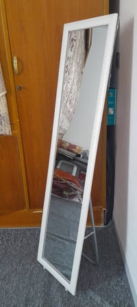 مرايا • جديدة • قابل للنقاش