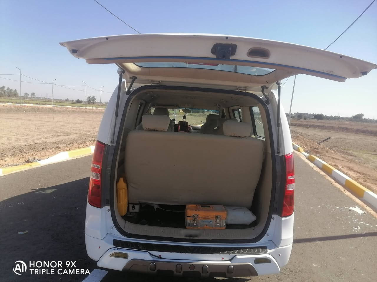 ستاركس موديل 2014 محور سبلاين فول مواصفات سبع الون ماسحه خلفيه ثلاجه زغيره مري شفط تحكم ستيرن كشنات دواره وسجج تبريد تتفائه رقم دولي باسمي كامله من كلشي مناقصه برغي شاشا كبيره وكامره درع خلفي بيه جاملغ امامي مرشوش ورشه زغيره وره جامه الخلفيه السياره ابيعه سونار((***********))
