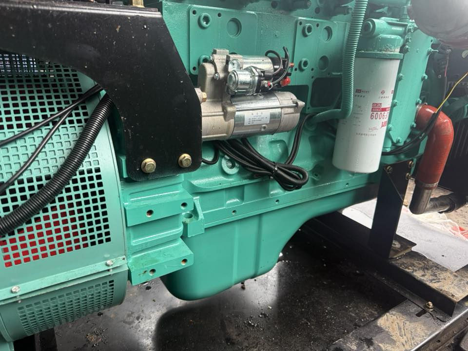 سلام عليكم تم وصول وجبه جديده صفر زيرو مولدات الكمز 24ولف 250 كيفي نضافه واحد على واحد نضام حمايه متكامل متواجد من 100 كيفي إلى 250 عنوان بغداد رقم الهاتف
***********:
