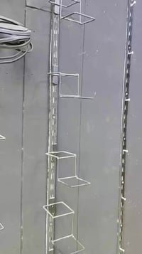 ستاند احذيه عدد 15 كل قاعده تحتوي علا 6 ستاندات (ست رفوف)  كما موضح بل...