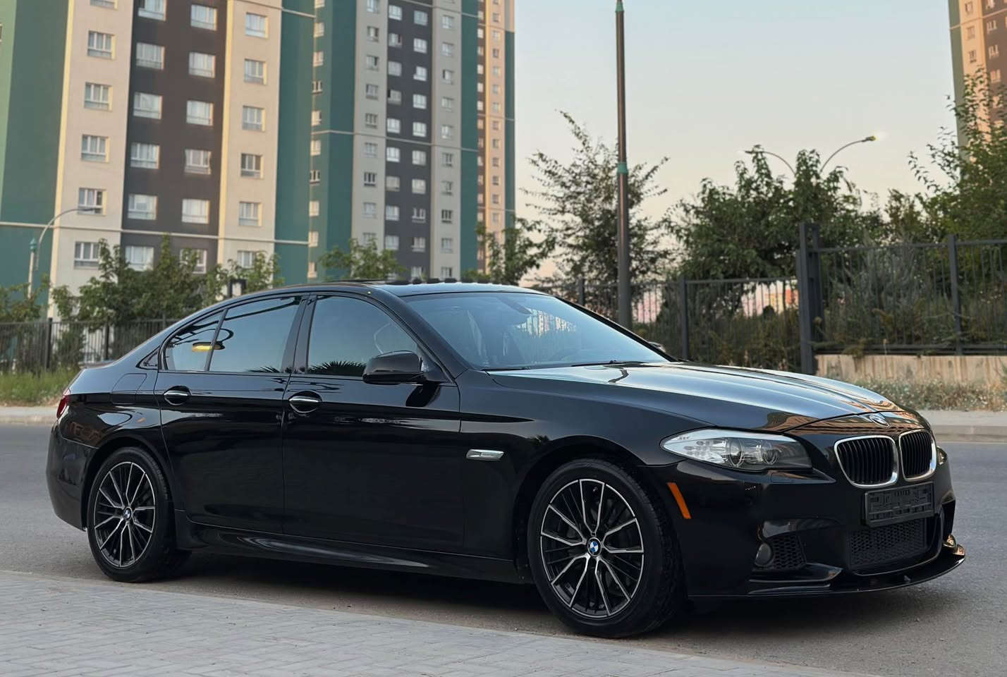 BMW f10 2012 528i turbo 
فرۆشتن و گۆرینەوە ئەکەم 
فول مواسەفات بەس ناوزەرد نیە 
5 مۆد لێخورین-ئەوتۆ ستارت- ئەوتۆ ستۆپ-5پەردە
سلایت گەورە-شاشە گەورە-لایت لید و ئەلقە
-بیلاد جام فۆتۆ-ئوێنە دژە فول هتد…….
کۆدی بۆ کراوە بەناوی خۆمەوە ئەشی کەم بە ناوتەوە 
بە مانگ سەیارەکە 2013 هەموو گیانی ئیش دەکات 
پاتری تازەی AGM 1000 لەسەرە تازە
سالۆنسای دەسکارە
 downpipe-sport resonator-Y pipe-muffler delete
-exhaust Tips
لەسەرە سەوتێکی زۆر خۆشی لەسەرە بە جرتەکەوە 
کامل شلەمەنیەکانی گۆراوە  
مەنەفیسی عەسلی لەگەلە بە شەرت کتاب و کامل عەشیای بیلادی ماوە گیر و مەکینە بە شەرت کامل مەسرەفە پۆلیش کراوە بەرەو روو لە رەسمەکان جوانترە جالو قۆپی نیە 
بەشرتی سەقفو حیزام نەبێت 
سەیارەکە M پاکێجە دەعامی دواوپێش M بیلاد بە لەحیەوە  
بێ دەعم موسو براوە بەشەرت جلدی نە دراوە رەسمی ئەو ولاتەشیم داناوە چوار تایەو ویلی لۆکی لەسەرە تازە 
سعری 115$ مەجال ئالوگۆریش دەکەم السليمانية, العراق


**إذا كنت صاحب هذا الإعلان وتريد حذفه لأي سبب، رجاءا أرسل رسالة إلى الدعم الفني**