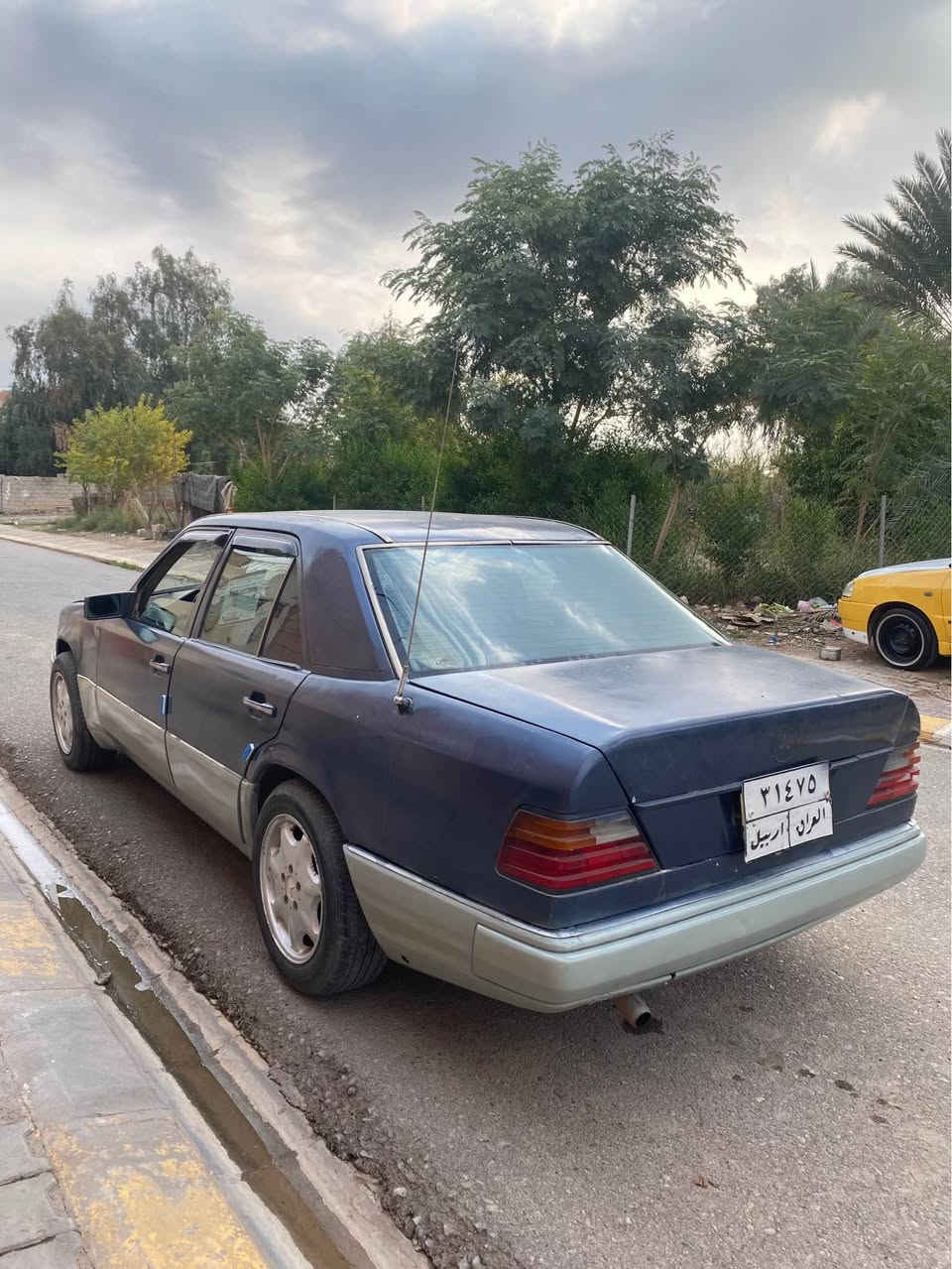 مارسدس دب موديل 1992  سعرهه $42 وبي مجال قليل 
كير ومحرك بطه 3000 لا صرف لا بخار كهربائيات شغاله صدر جديد غرفتهه  حلوه #شرط التحويل سياره جاهزه اي نقص ما بيهه مكان السياره ديالى ناحيه السعديه الجبل اي استفسار اكثر اتصل ***********
