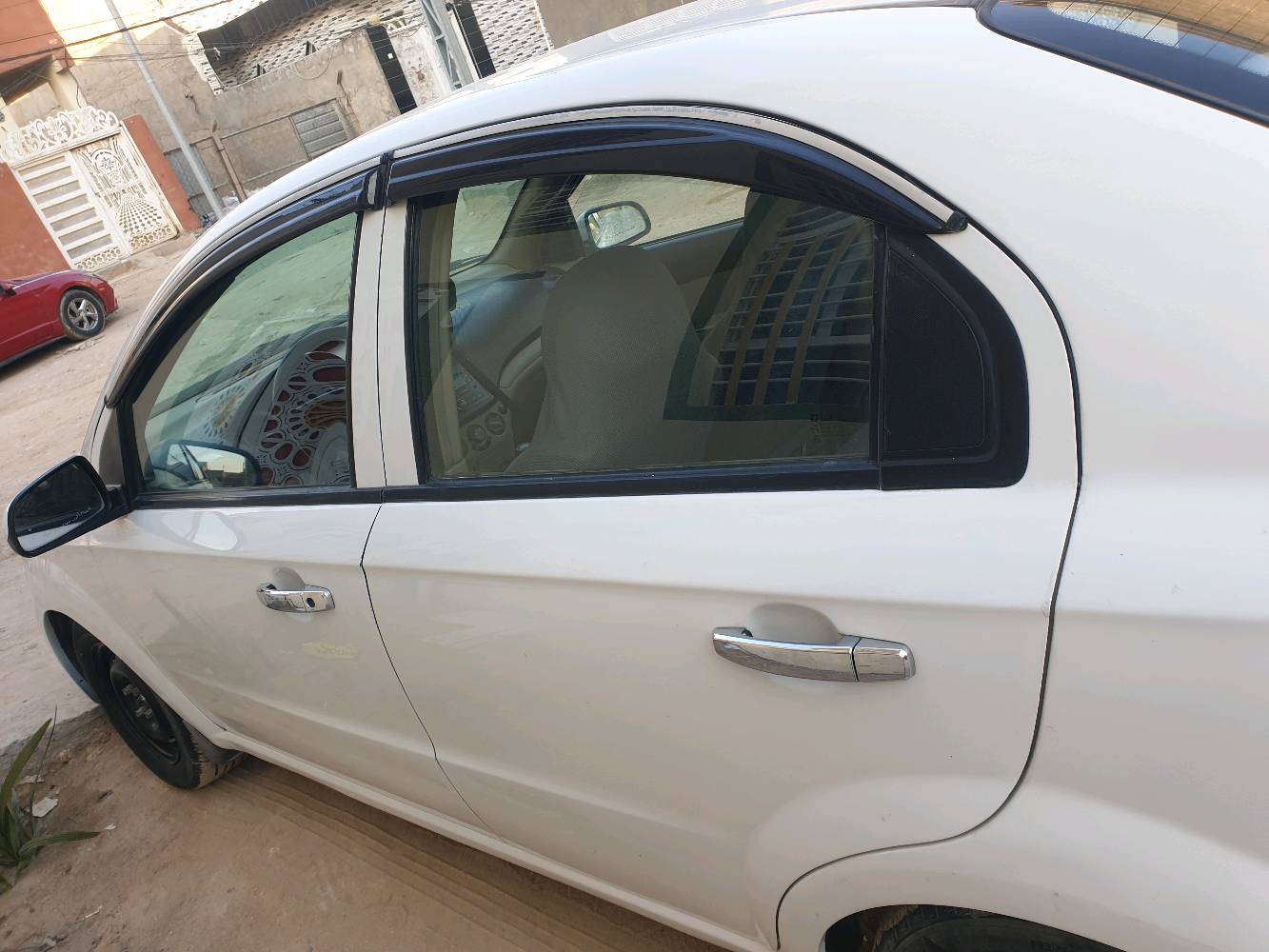 موديل ٢٠١٦ محرك مسكر جاهزة بأسمي رقم انكليزي بيه صبغ مكان النجف حي النداء ممكن مراوس بسيارة خليجي 