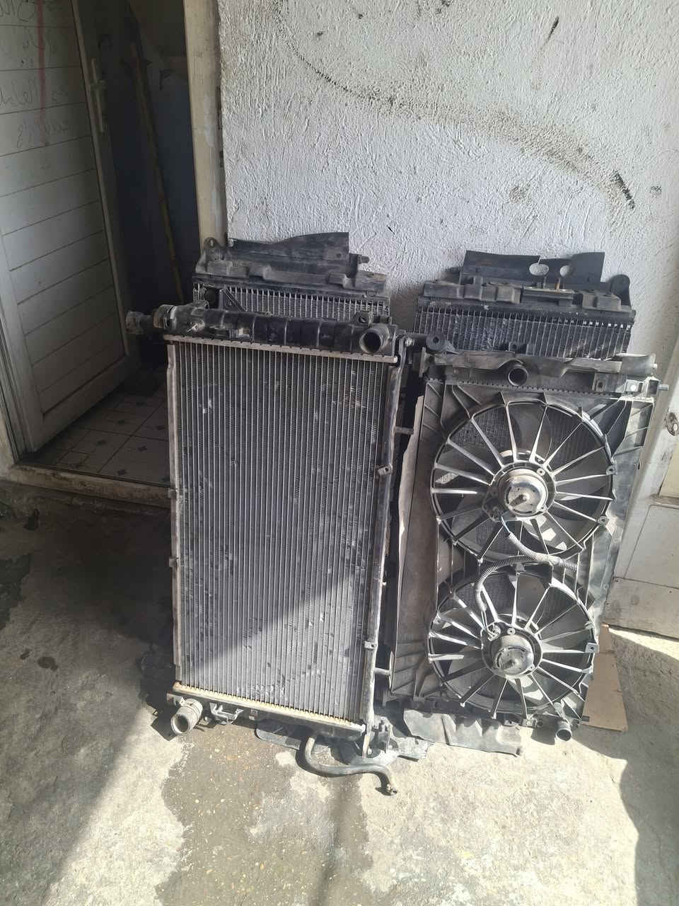 اسلام عليكم ورحمه الله وبركاته
كل الي تحتاجونه موجود ساحه عدن خلف مطحنه الجلبي ارقام الهواتف *********** او *********** الارقام بيهه واتساب خابرو او تدللون
