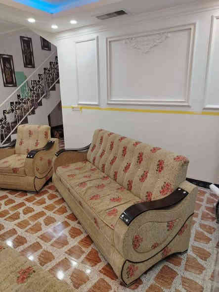 قنفات 5 قطع للبيع نظيف كدام العين ب110 قفل العنوان كركوك قرب عمل شعبي والرقم ***********
