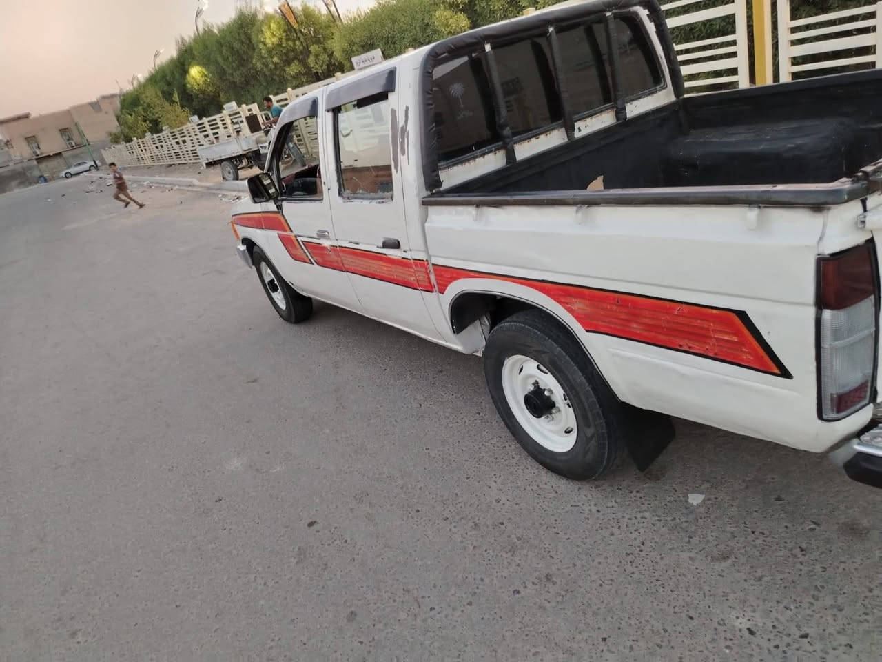 سياره نيسان للبيع موديل 89 رقم النبار شرط التحويل ابلاديه اي ضربه مابيه بيهه رشات صبق بدون معجون مكانه النبار الخالديه ***********
