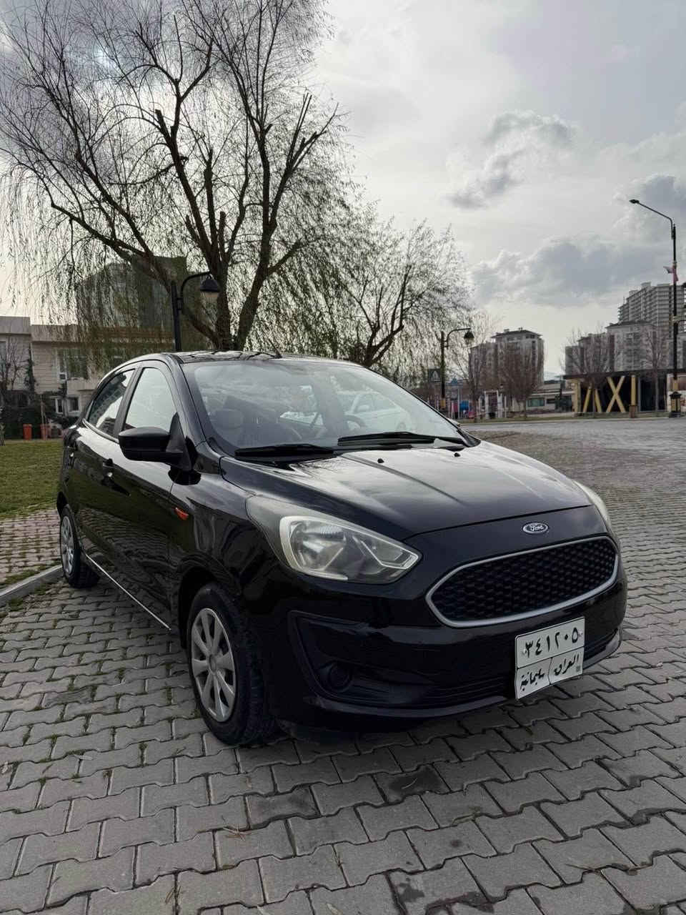 فۆرد فیگۆ 2020
سفری شەریکەی قاصد
 خەلیجی 
‏92,000 Km  ڕۆیشتوە 
دوو بارچة بۆیاخی هەیە ، بێ ناو گرتن بێ ئێر باگ
پشت و پێش کەبس
بەناوی خۆمەوەیە 
ڕۆنی مەکینە و گێر تازە گۆڕاوە 
 1 پەڵی بجووک شوین ساردی هەیە و قەڵەمکاری هەیە   
قایشی مەکينە گوڕاوە
تازە سێرفز کراوە و هەوو سێرفزاکانی لە شەریکە کراوە
مەکینە و گێر بە شەرت

نرخ : 83,000$ 
مەجالی کەمی هەیە 

فورد فيغو 2020
صفر شركة القاصد
خليجي
ماشية : 92,000 كم

السيارة بيها قطعتين صبغ فقط، بدون دواخل وبدون ايرباك
بجم كبس 
سياره باسمي 
شرط التحويل

دهن المحرك والگير جديد مبدل
بيها شبر بارد و تكحيلات
قايش الداينمو مبدل 
مسويلها سرفز جديد و كل سيرفزاتها شركة

الگير و المحرك شرط 

السعر: 83,000$
و بيها مجال بسيط

                                                               رقم
*********** السليمانية, العراق
