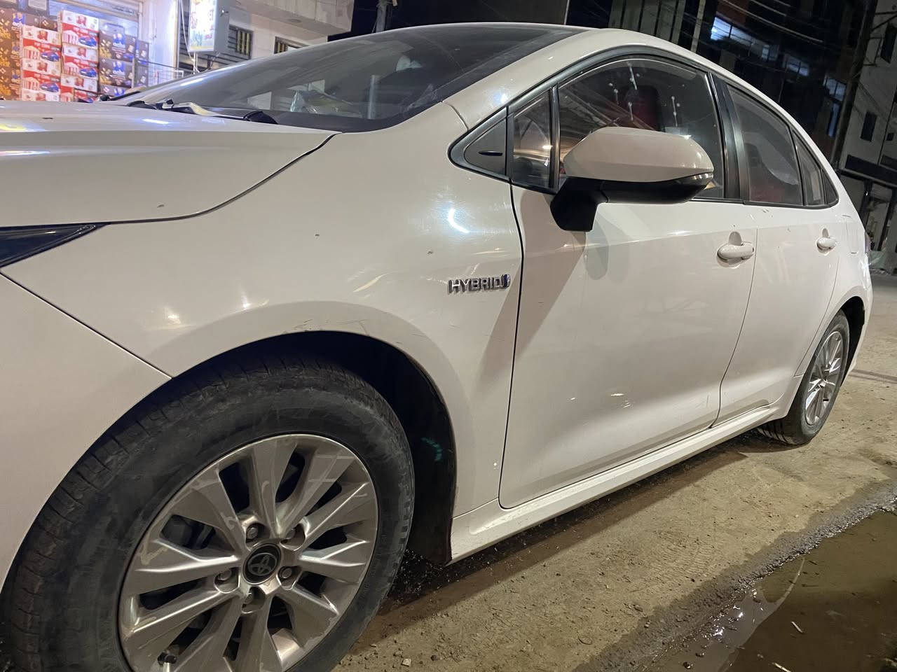 كورلا هايبرد ٢٠٢٤
وارد صين شكل الخليجي 
المواصفات :-
تحكمات ستيرن فول 
شاشه
كامره 
رادار 
تحديد سرعه 
تثبيت مسار 
تنبيه خروج مسار 
اوتو هولد 
هاند بريك اوتوا 
بصمه تشغيل مع بصمه جنطة 
تبريد قطعتين 
داخل مخمل اسود 
ثلاثه انظمة قيادة عادي واقصادي وسبورت 
بيها رصعه هلال الجاملغ الخلفي صغيرة جدآ 
مع شخوط صغيره دعاميه الخلفيه 
 السعر.  ١٤٠ ورقه 
الاتصالات ***********
*********** واتساب متوفر
