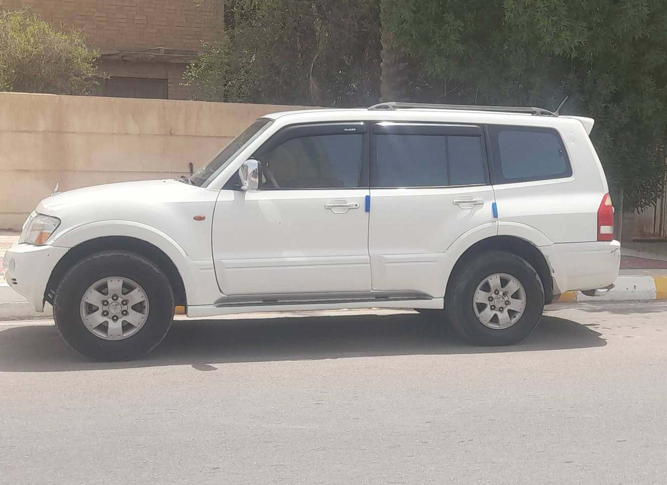 باجيرو 2003 خليجي رقم بغداد انكليزي باسمي سنويه نافذه لغاية 2028 مشروع وطني 
كير ومكينه لاتبخير ولاتنقيص ولاصوت
حداديه 80%
تايرات نضافه 80%
تبريد ثلث قطع كهربائيات كامله سنتر لوك كامره خلف شاشه 
السياره بيها فقط( بنيد مبدل نفس الون ومقدمت الجاملغ الايمن عالبارد)  مراوس بسياره 7راكب مع الفرق 
العنوان الناصريه المركز للتواصل ***********
