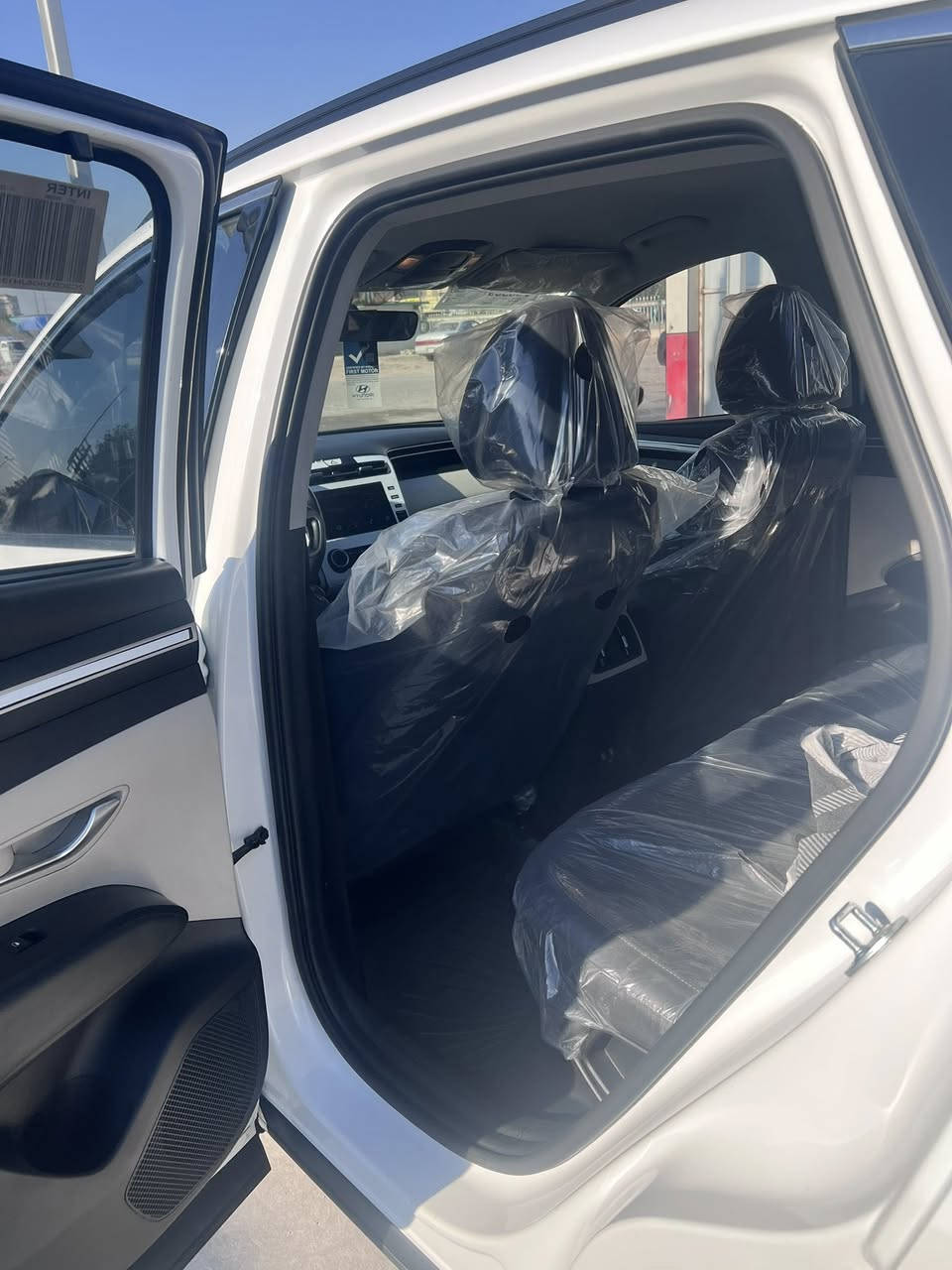 السلام عليكم هونداي توسان 2023 خليجي  بيهه بارد بل باب الخلفي بل داير والباقي كفاله سعر 210 
***********
