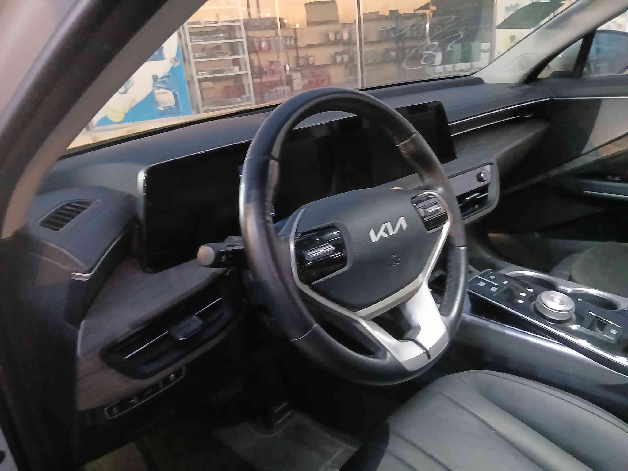 K8  وارد كوري 
موديل ٢٤ مرقم بس  بعد ما مستلم الوحات 
وما مسجله عله خط لحد الان 
بيه قطعه وحده فقط جاملغ الامامي
السعر 2015  ........***********
