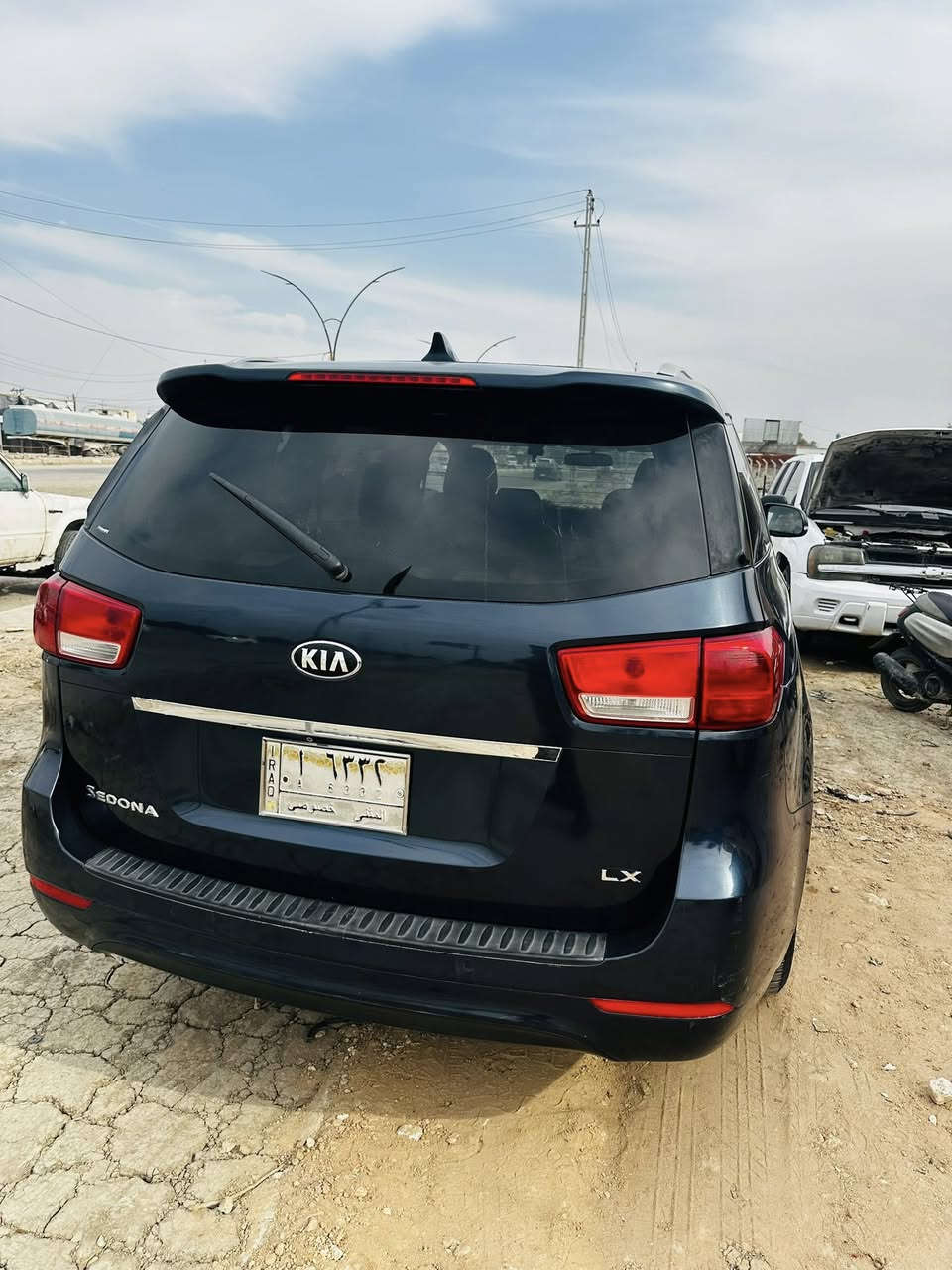 سيدونة 2016سياارة جديدة بمعنة لكلمة ماشية 80مرغي ما مفتوح كلة شركة  سبيرهة ما نززل بيبان كهربائي كشنات كرباي تتدفت كشنات  تحكم ستيرن موصفاتهة معروفة مكفولة كير مكينة حدادية تخم تاير سيارة وضع شركة بيع او مراوس حسب لقناعة  ‭0780 752 6747‬ مكانهة سماوة رميثة سعرهة 170 وبيهة مجال
