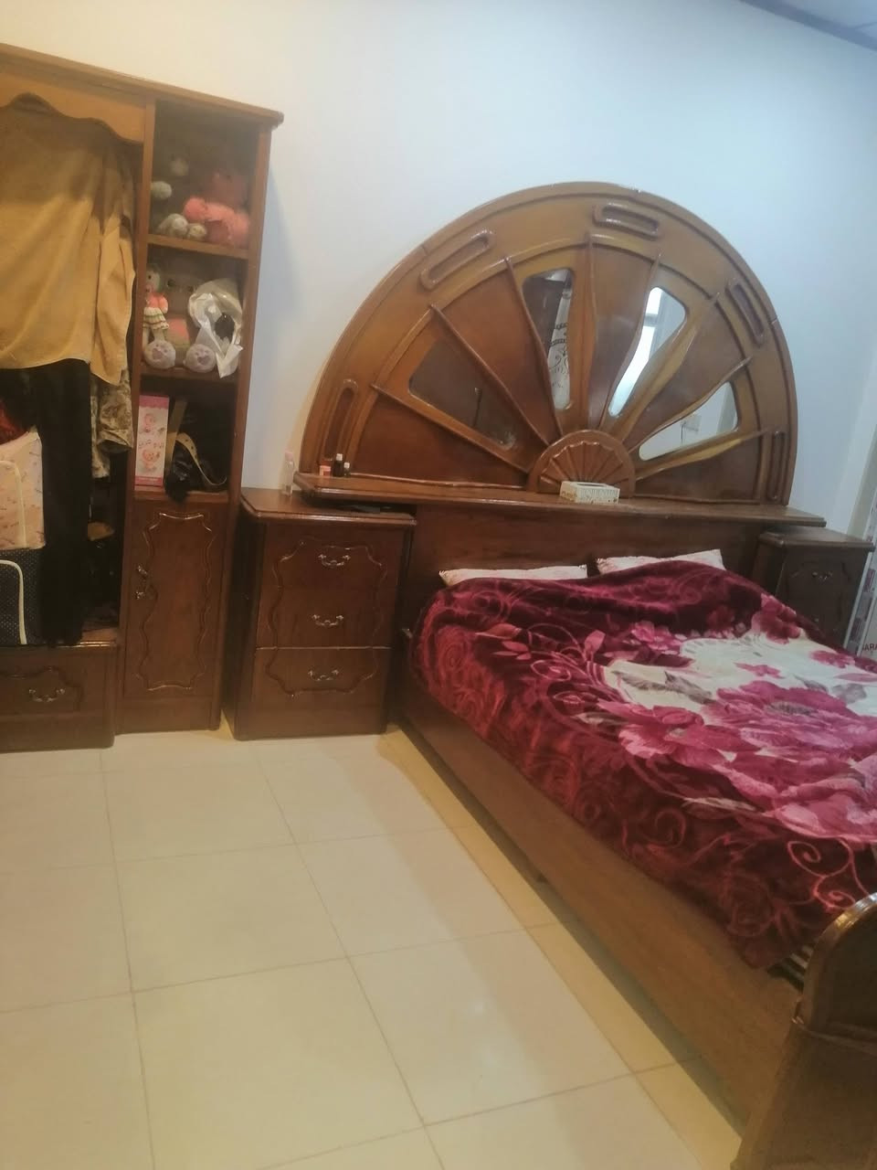 غرفه نوم نجارة ثقيل
6 قطعه للبيع السعر 500 وبيها مجال
وتساب ***********
