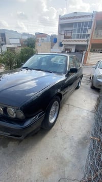 BMW 525 1992  فوول فوول مواسەفات بەس گێر حادیە کوشن کارەبای کوشن جلد ن...