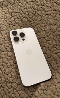 آيفون ١٦ برو • ٢٥٦ • شاشة ضمان آبل